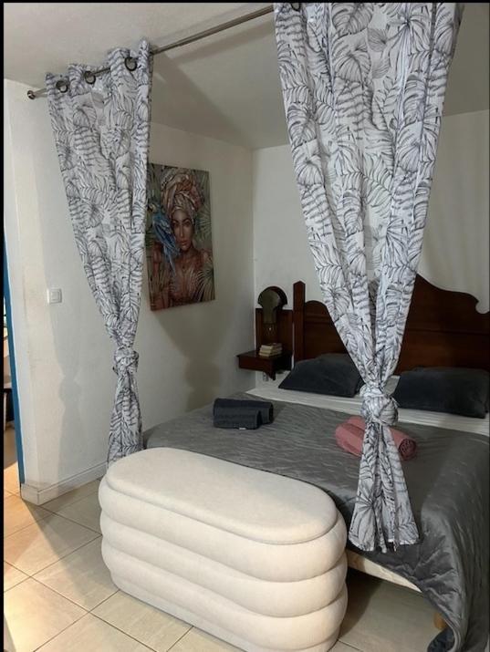 Studio Sainte Anne 2Mn A Pieds De La Plage ,Possibilite Location De Voiture 외부 사진